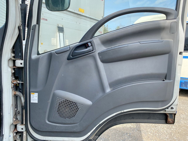 いすゞフォワード冷凍車（冷蔵車）中型（4t）[写真31]