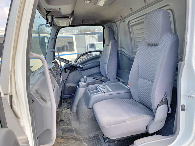 いすゞフォワード冷凍車（冷蔵車）中型（4t）[写真33]