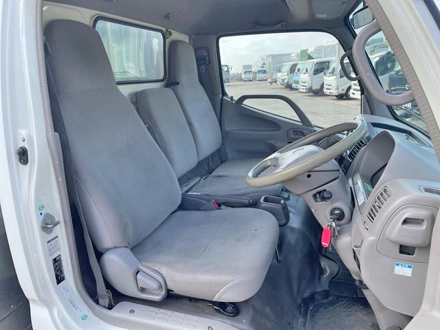 トヨタトヨエースアルミバン小型（2t・3t）[写真33]