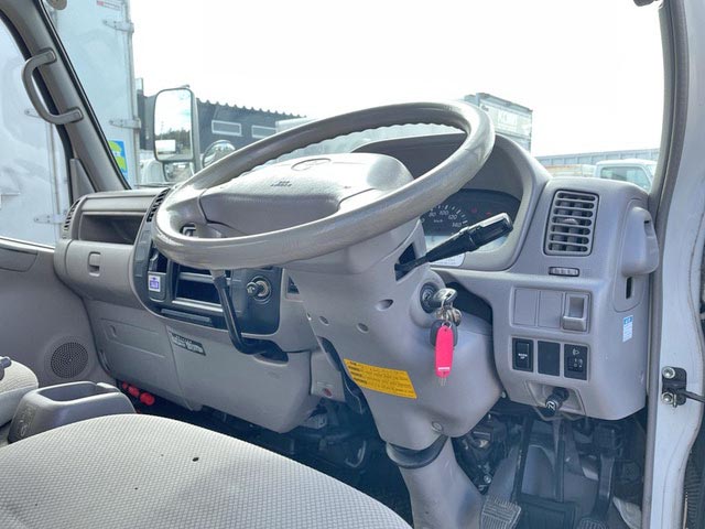 トヨタトヨエースアルミバン小型（2t・3t）[写真34]