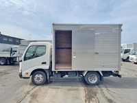 トヨタトヨエースアルミバン小型（2t・3t）[写真05]