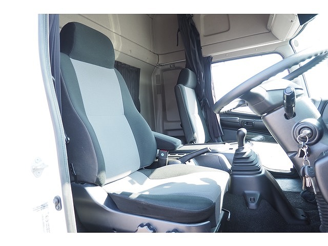 日野レンジャーアルミウイング中型（4t）[写真35]