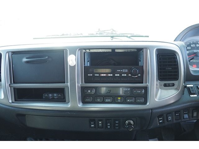 日野レンジャーアルミウイング中型（4t）[写真38]