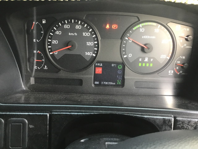 三菱ふそうスーパーグレートトレーラーヘッド（トラクターヘッド）大型（10t）[写真23]