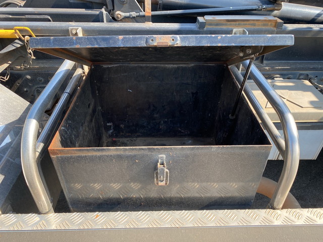 三菱ふそうファイターアームロール中型（4t）[写真15]