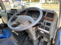 三菱ふそうファイターアームロール中型（4t）[写真28]