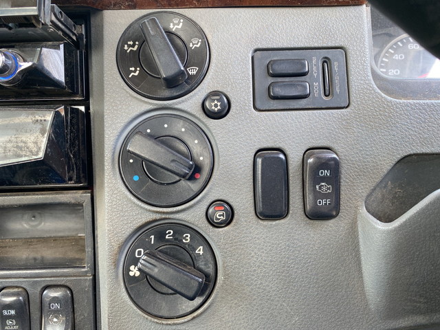 三菱ふそうファイターアームロール中型（4t）[写真30]