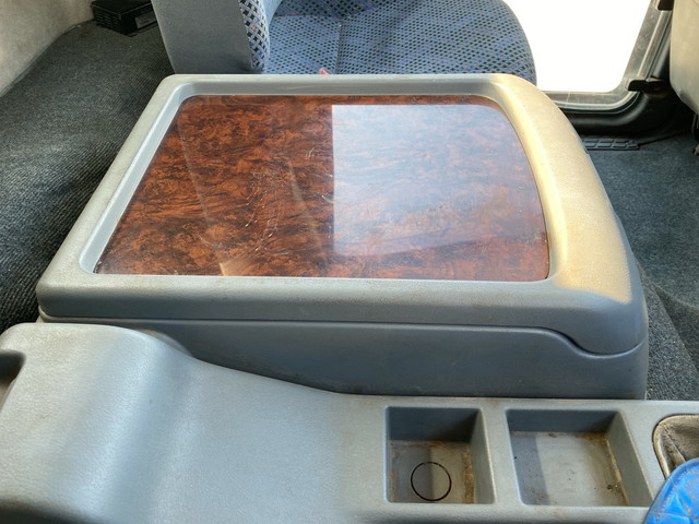 三菱ふそうファイターアームロール中型（4t）[写真35]