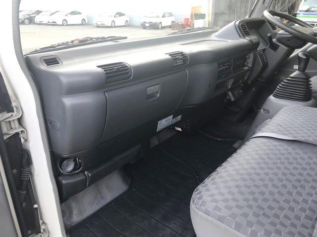 いすゞエルフアルミウイング小型（2t・3t）[写真32]