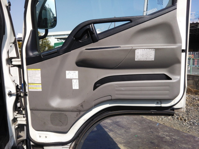 三菱ふそうキャンターパッカー車（塵芥車）小型（2t・3t）[写真29]