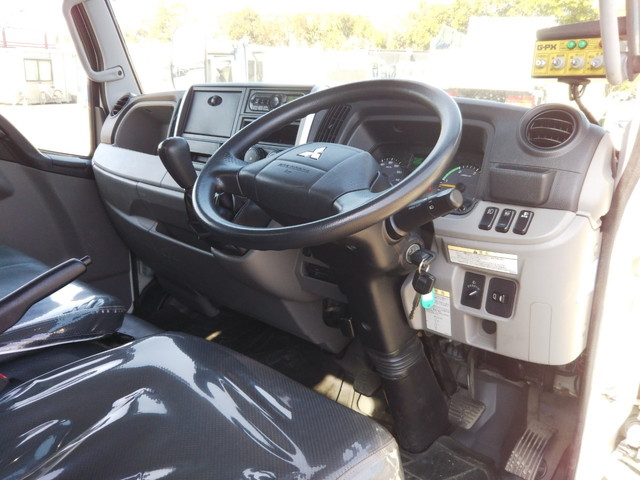 三菱ふそうキャンターパッカー車（塵芥車）小型（2t・3t）[写真34]