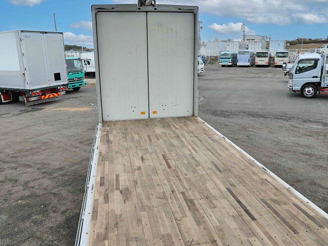 三菱ふそうキャンターアルミウイング小型（2t・3t）[写真11]