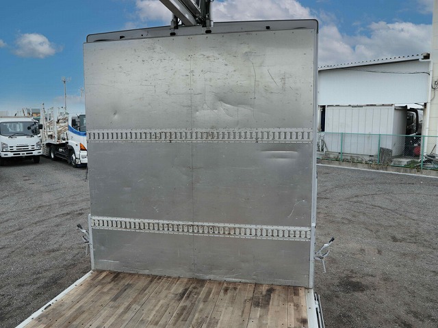 三菱ふそうキャンターアルミウイング小型（2t・3t）[写真12]