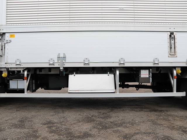 三菱ふそうキャンターアルミウイング小型（2t・3t）[写真14]