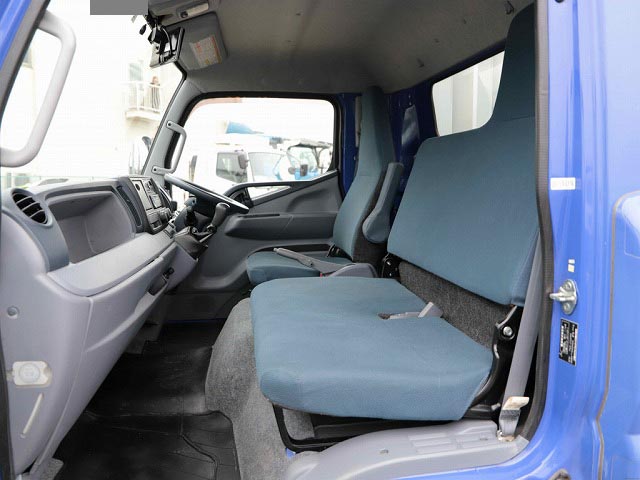 三菱ふそうキャンターアルミウイング小型（2t・3t）[写真16]