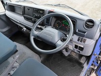 三菱ふそうキャンターアルミウイング小型（2t・3t）[写真17]