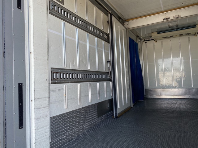 三菱ふそうキャンター冷凍車（冷蔵車）小型（2t・3t）[写真13]