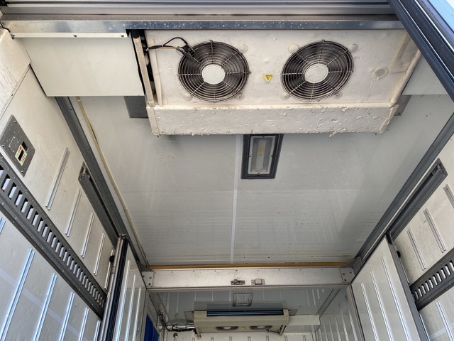 三菱ふそうキャンター冷凍車（冷蔵車）小型（2t・3t）[写真15]