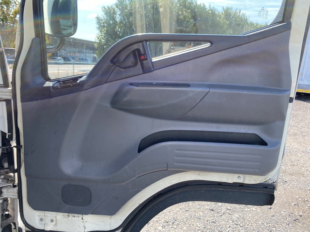 三菱ふそうキャンター冷凍車（冷蔵車）小型（2t・3t）[写真30]