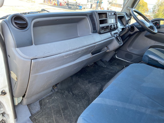 三菱ふそうキャンター冷凍車（冷蔵車）小型（2t・3t）[写真34]