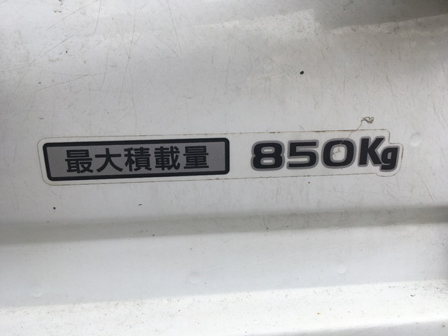 日産バネット平ボディ小型（2t・3t）[写真12]