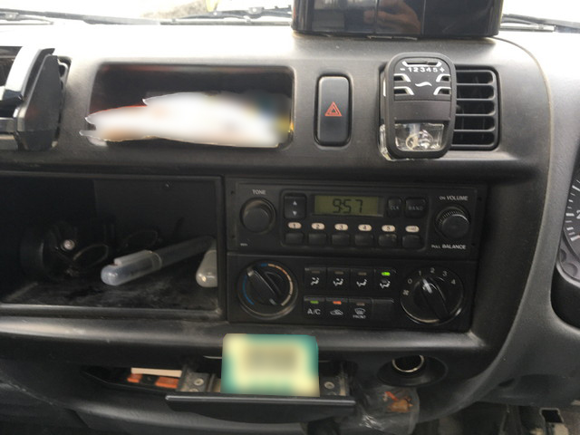 日産バネット平ボディ小型（2t・3t）[写真15]