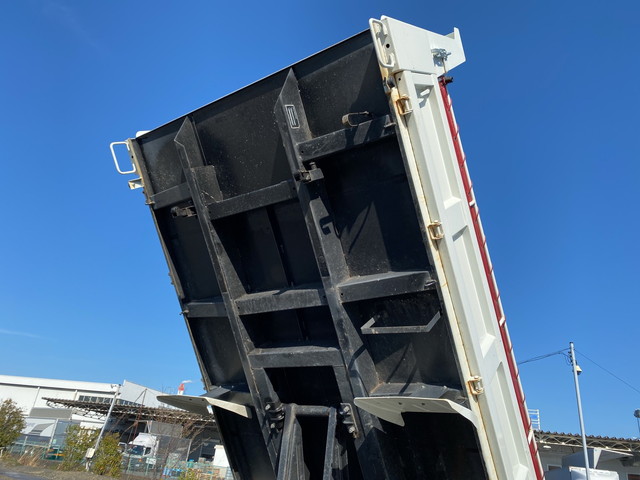 三菱ふそうキャンターダンプ小型（2t・3t）[写真13]