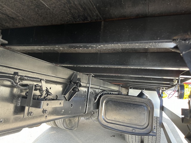 日野レンジャーセルフクレーン4段増トン（6t・8t）[写真11]