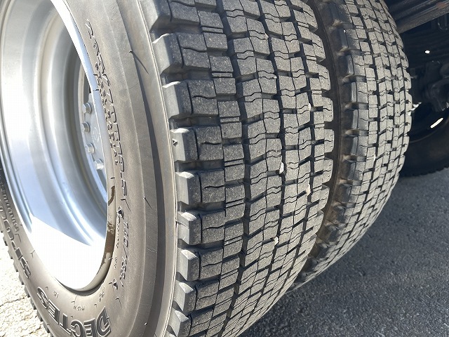 日野レンジャーセルフクレーン4段増トン（6t・8t）[写真17]