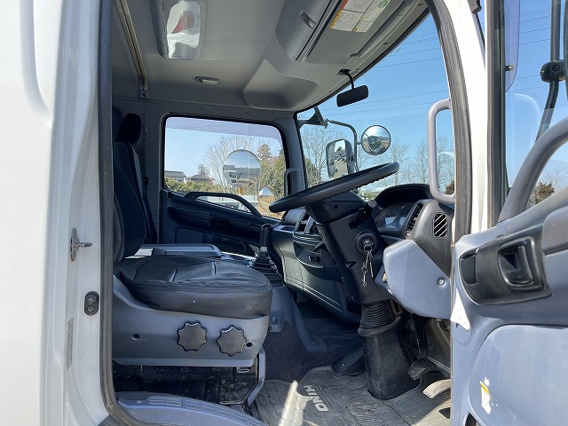 日野レンジャーセルフクレーン4段増トン（6t・8t）[写真30]