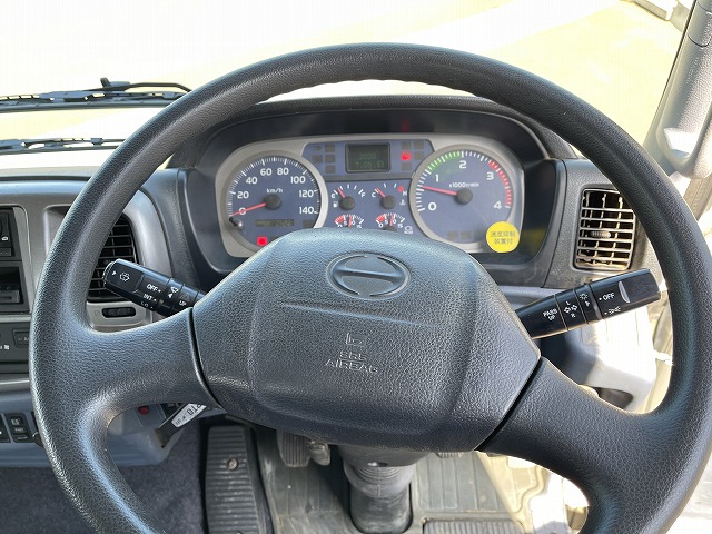 日野レンジャーセルフクレーン4段増トン（6t・8t）[写真34]