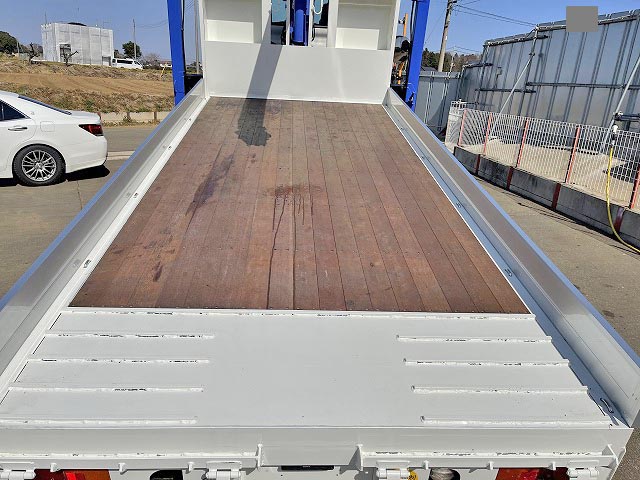 日野レンジャーセルフクレーン4段増トン（6t・8t）[写真05]