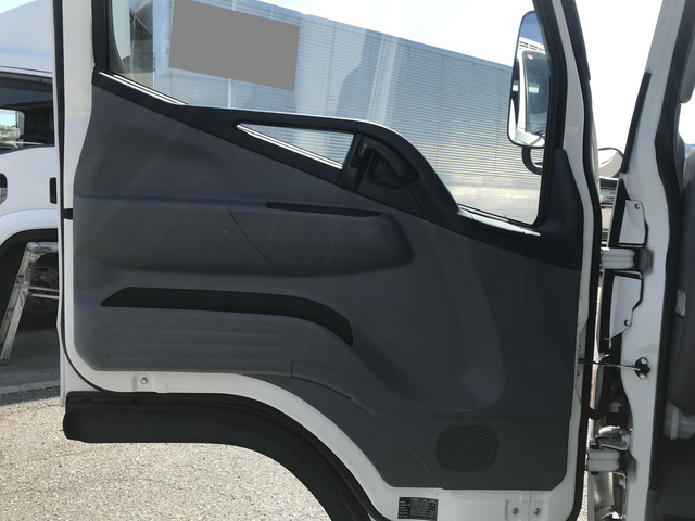 三菱ふそうキャンター冷凍車（冷蔵車）小型（2t・3t）[写真29]