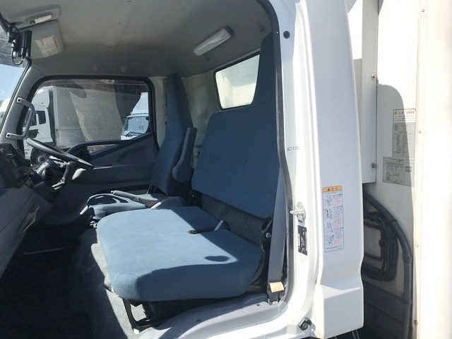 三菱ふそうキャンター冷凍車（冷蔵車）小型（2t・3t）[写真31]