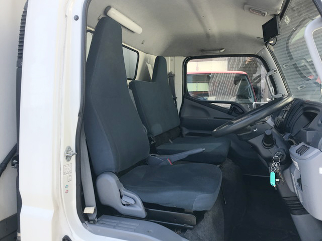 三菱ふそうキャンター冷凍車（冷蔵車）小型（2t・3t）[写真32]