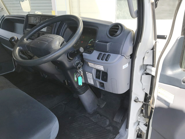 三菱ふそうキャンター冷凍車（冷蔵車）小型（2t・3t）[写真35]