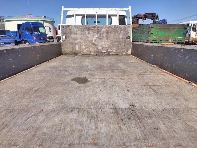 三菱ふそうキャンター平ボディ小型（2t・3t）[写真10]