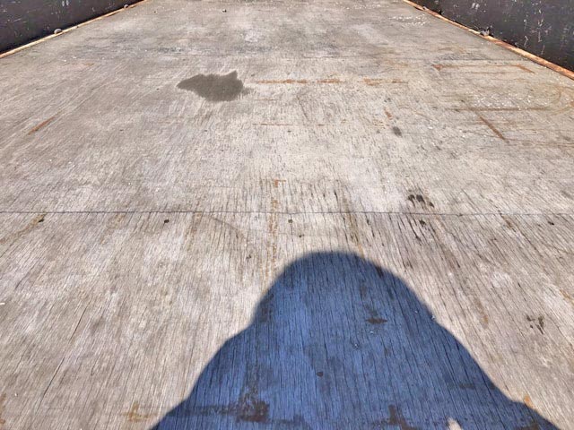 三菱ふそうキャンター平ボディ小型（2t・3t）[写真12]