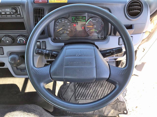 三菱ふそうキャンター平ボディ小型（2t・3t）[写真36]