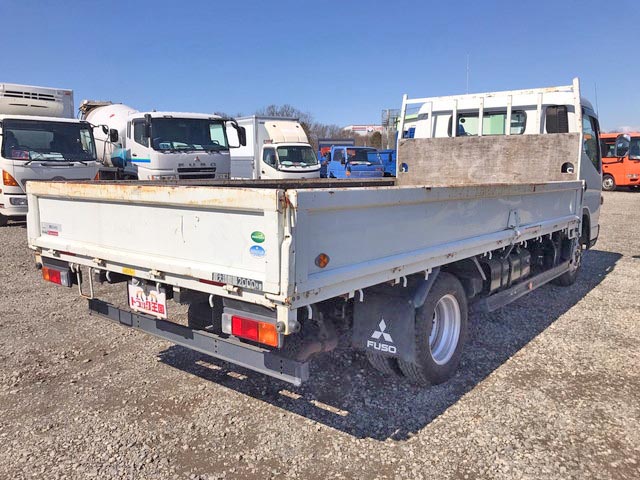 三菱ふそうキャンター平ボディ小型（2t・3t）[写真04]