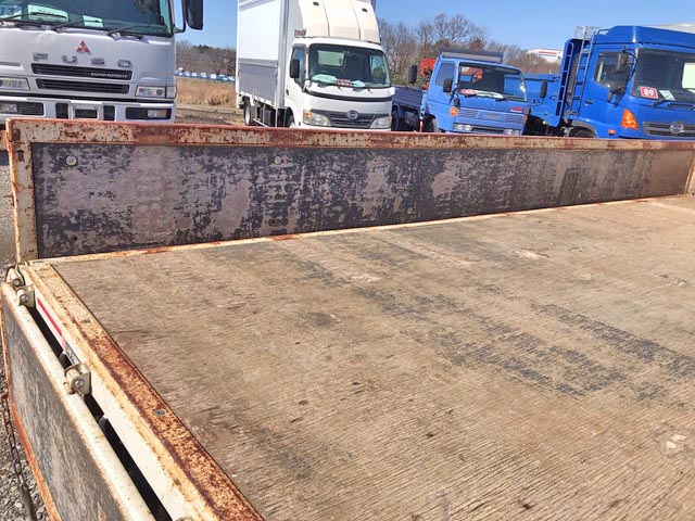 いすゞエルフ平ボディ小型（2t・3t）[写真11]