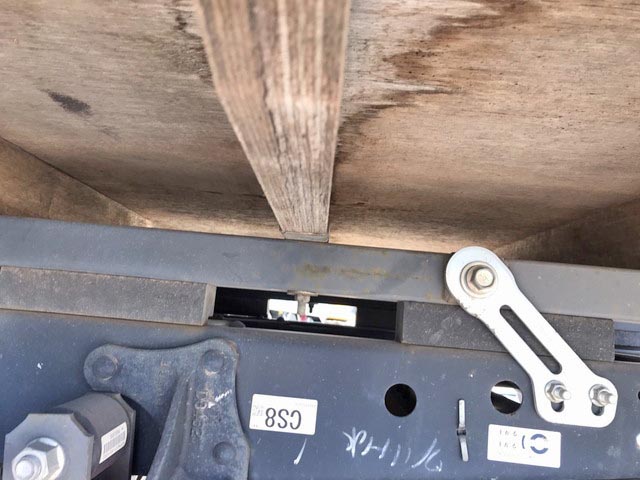 いすゞエルフ平ボディ小型（2t・3t）[写真23]