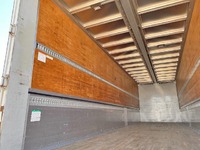 いすゞギガアルミウイング大型（10t）[写真10]