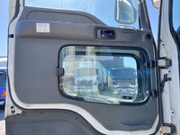 いすゞギガアルミウイング大型（10t）[写真24]