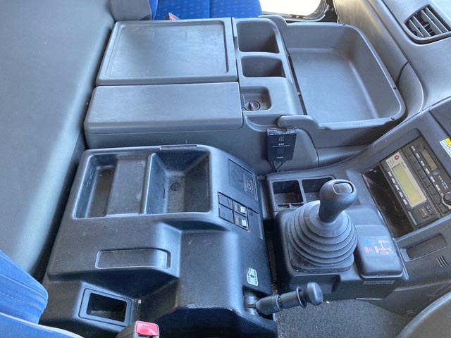 いすゞギガアルミウイング大型（10t）[写真32]