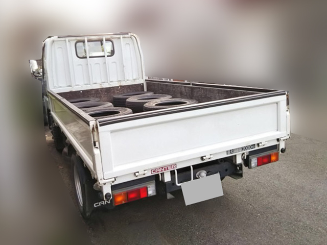 三菱ふそうキャンター平ボディ小型（2t・3t）[写真02]