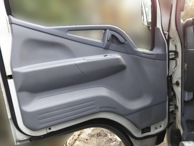 三菱ふそうキャンター平ボディ小型（2t・3t）[写真22]
