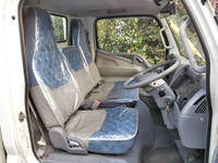 三菱ふそうキャンター平ボディ小型（2t・3t）[写真24]