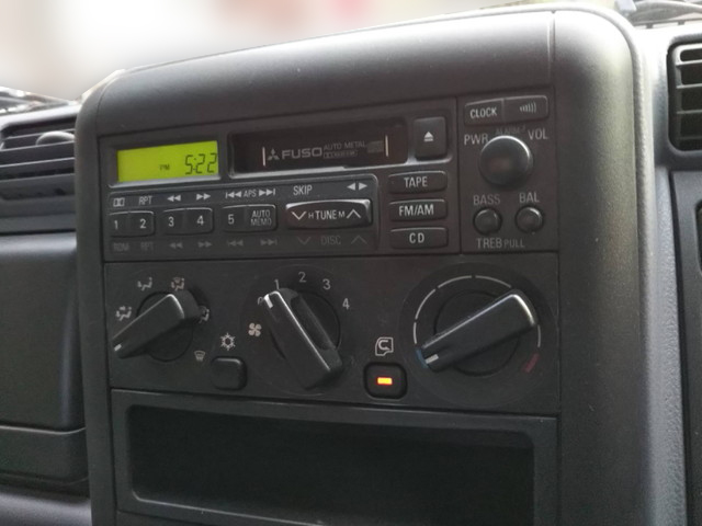 三菱ふそうキャンター平ボディ小型（2t・3t）[写真28]