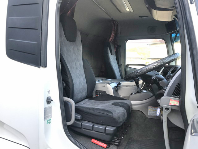 UDトラックスクオンアルミウイング大型（10t）[写真29]